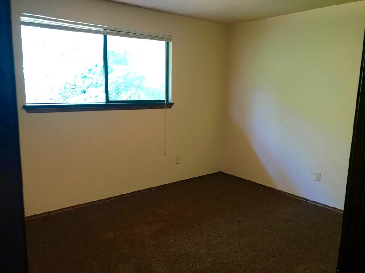 Apartment for rent at 5437 - 5439 Nicole Court SE, Salem, OR 97306