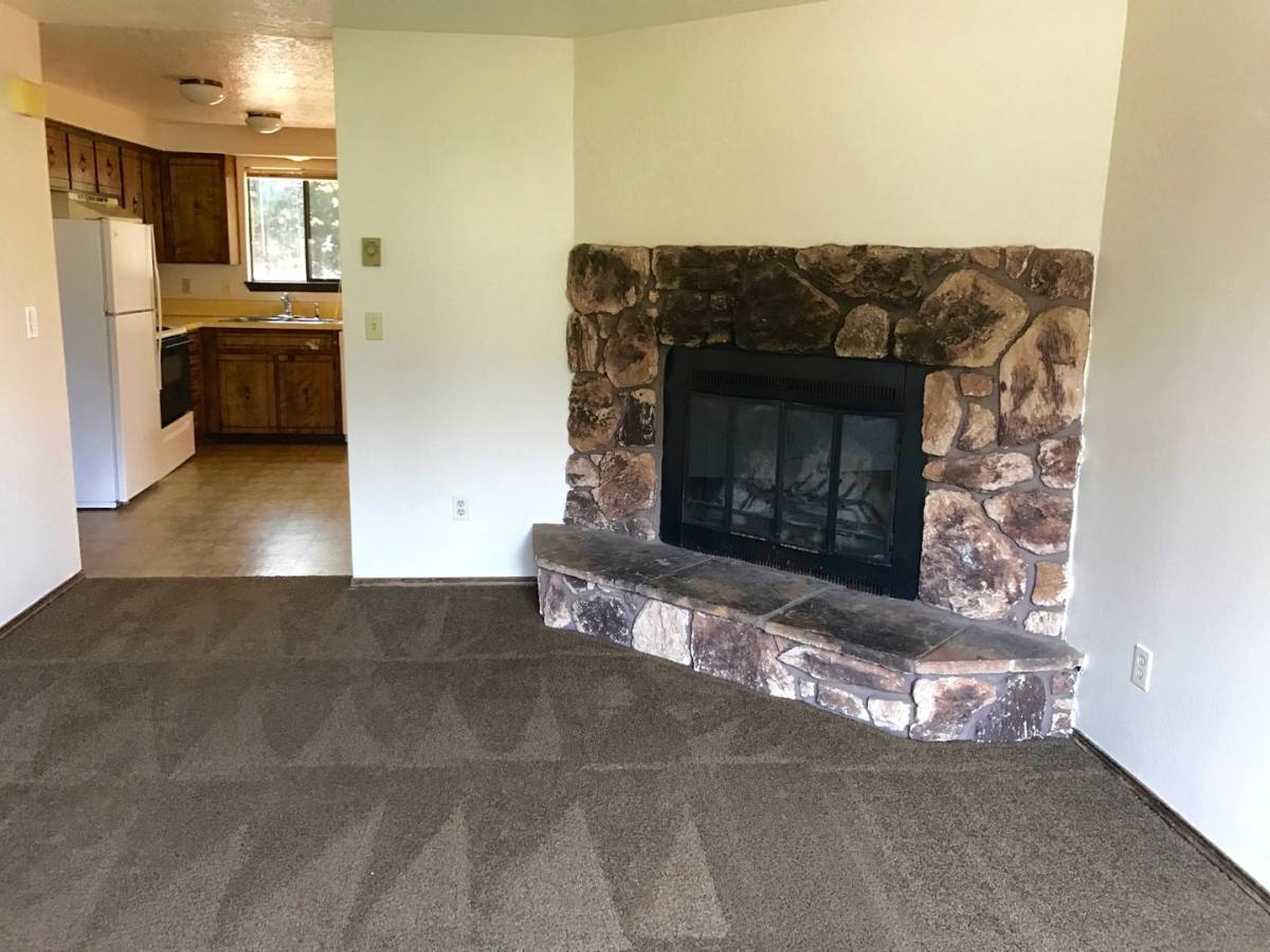 Apartment for rent at 5437 - 5439 Nicole Court SE, Salem, OR 97306