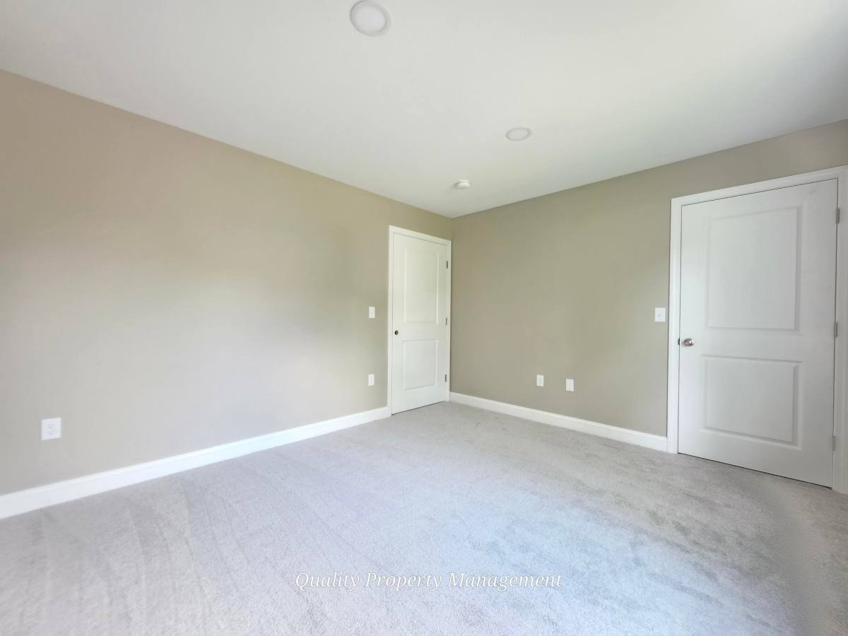 Apartment for rent at 375 Lincoln St #2, Bangor, ME 04401