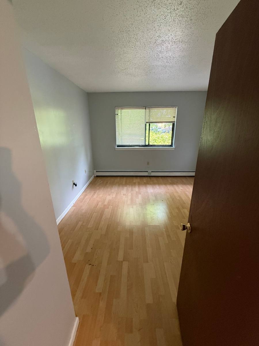 Apartment for rent at 54 Grafton St, Hartford, CT 06106