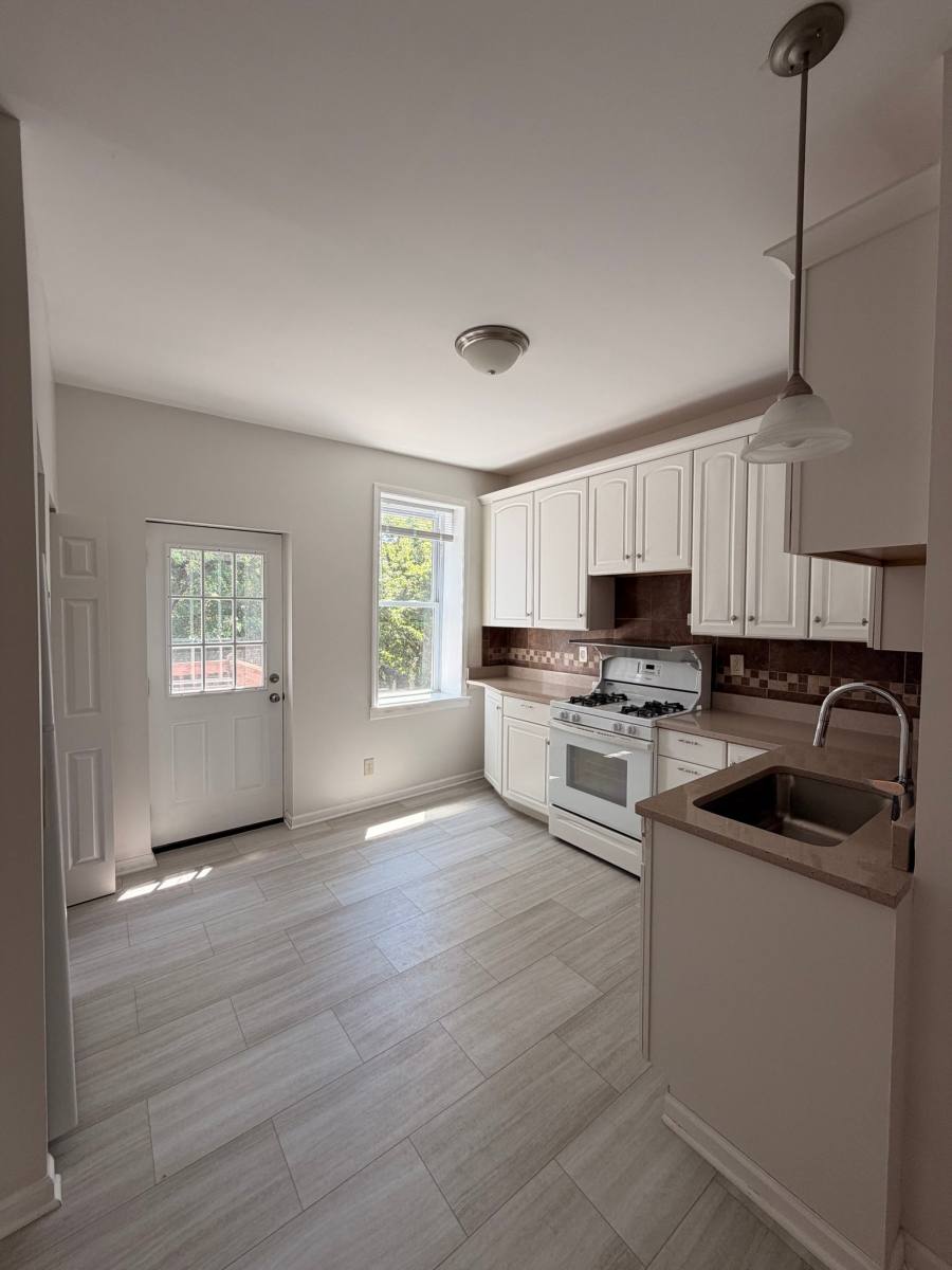 Apartment for rent at 3850 De Tonty St #3852A, Saint Louis, MO 63110