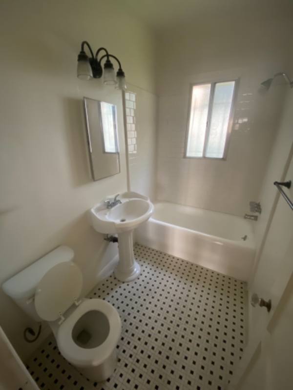 Apartment for rent at 622 N Plymouth Blvd #9, Los Angeles, CA 90004