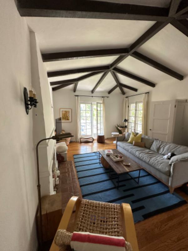 Apartment for rent at 622 N Plymouth Blvd #9, Los Angeles, CA 90004