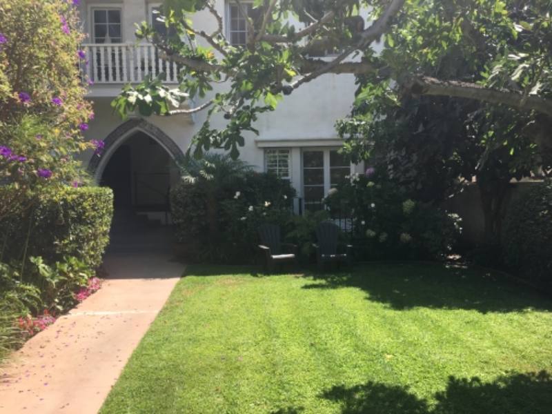 Apartment for rent at 622 N Plymouth Blvd #9, Los Angeles, CA 90004