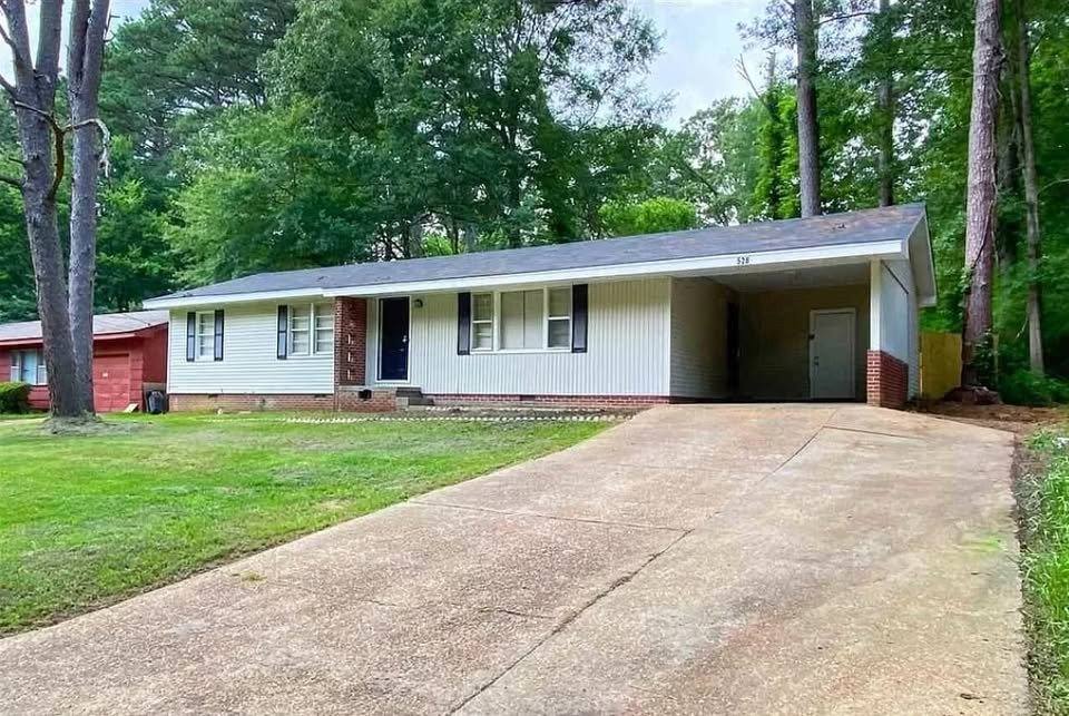 House for rent at 528 Daniel Circle, Jackson, MS 39212