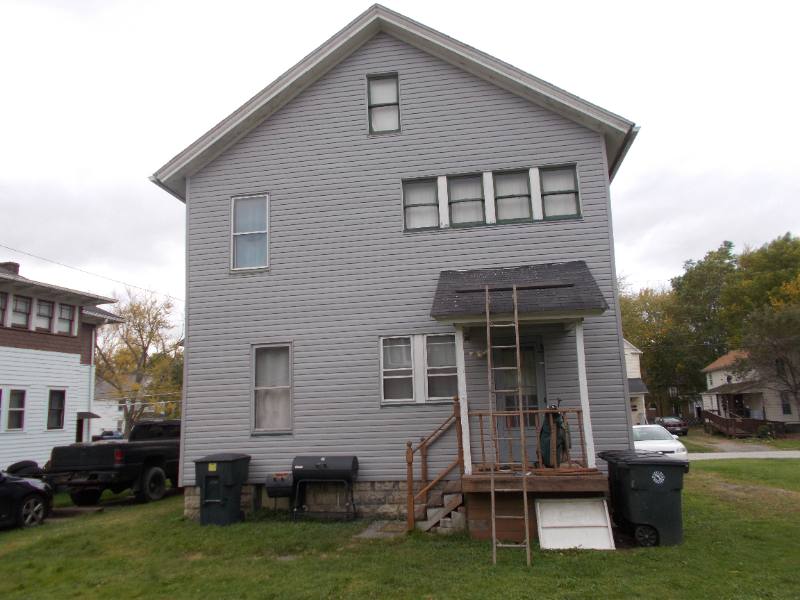 House for rent at 8 Prospect Ave NW, Warren, OH 44483