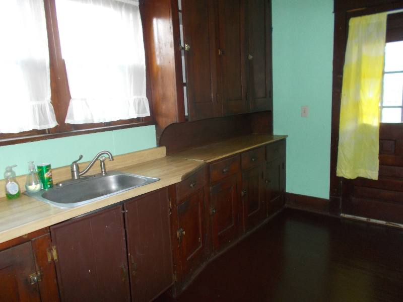 House for rent at 8 Prospect Ave NW, Warren, OH 44483