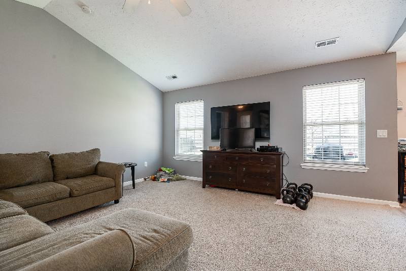 House for rent at 3813 Ridgetop Circle, Jeffersonville, IN 47130