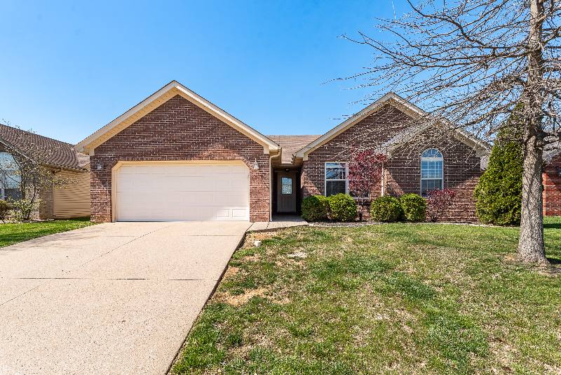 House for rent at 3813 Ridgetop Circle, Jeffersonville, IN 47130