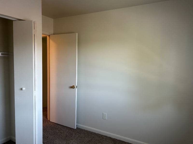 Apartment for rent at 435 S Lincoln Ave #F6, Barnesville, OH 43713