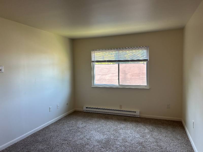 Apartment for rent at 435 S Lincoln Ave #F6, Barnesville, OH 43713