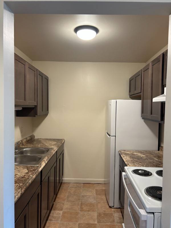 Apartment for rent at 435 S Lincoln Ave #F6, Barnesville, OH 43713