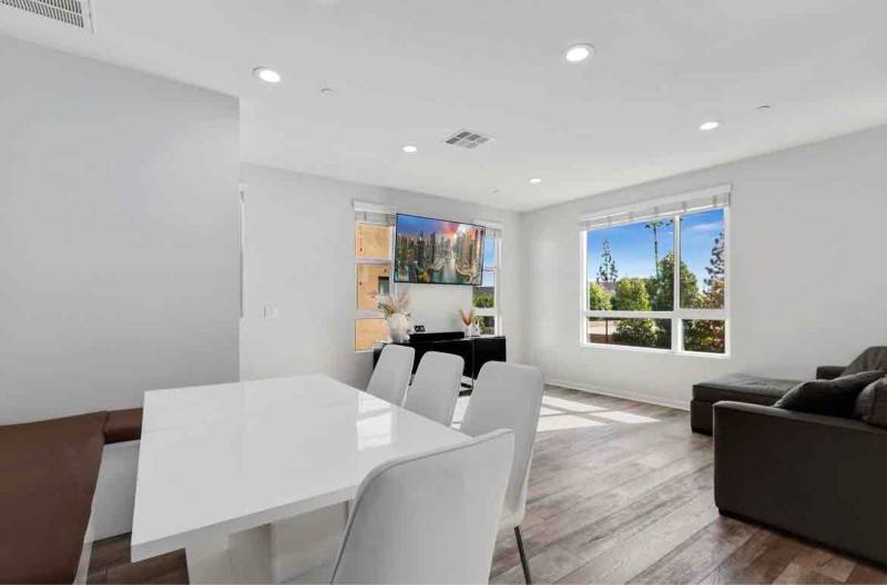 Townhouse for rent at 2884 N Glassell St, Orange, CA 92865