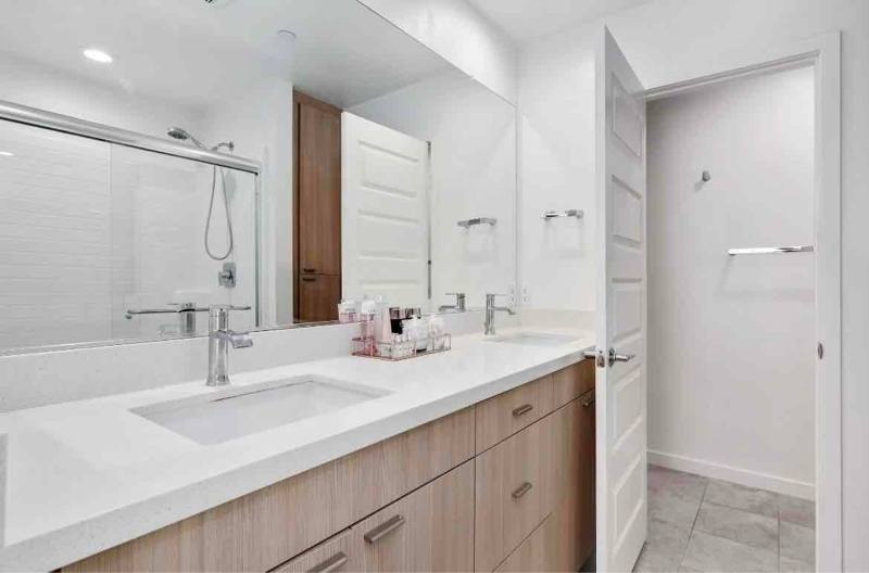 Townhouse for rent at 2884 N Glassell St, Orange, CA 92865