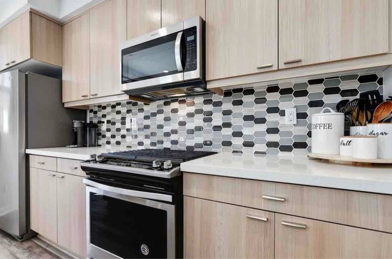 Townhouse for rent at 2884 N Glassell St, Orange, CA 92865