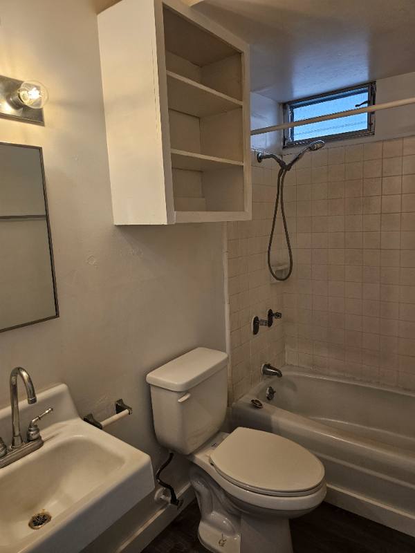 Apartment for rent at 1439 Kewalo St #211, Honolulu, HI 96822