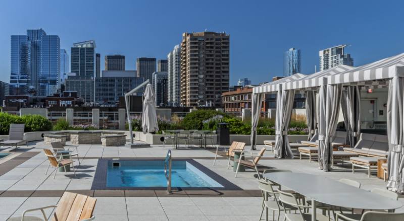 Apartment for rent at 550 W Kinzie St, Chicago, IL 60661