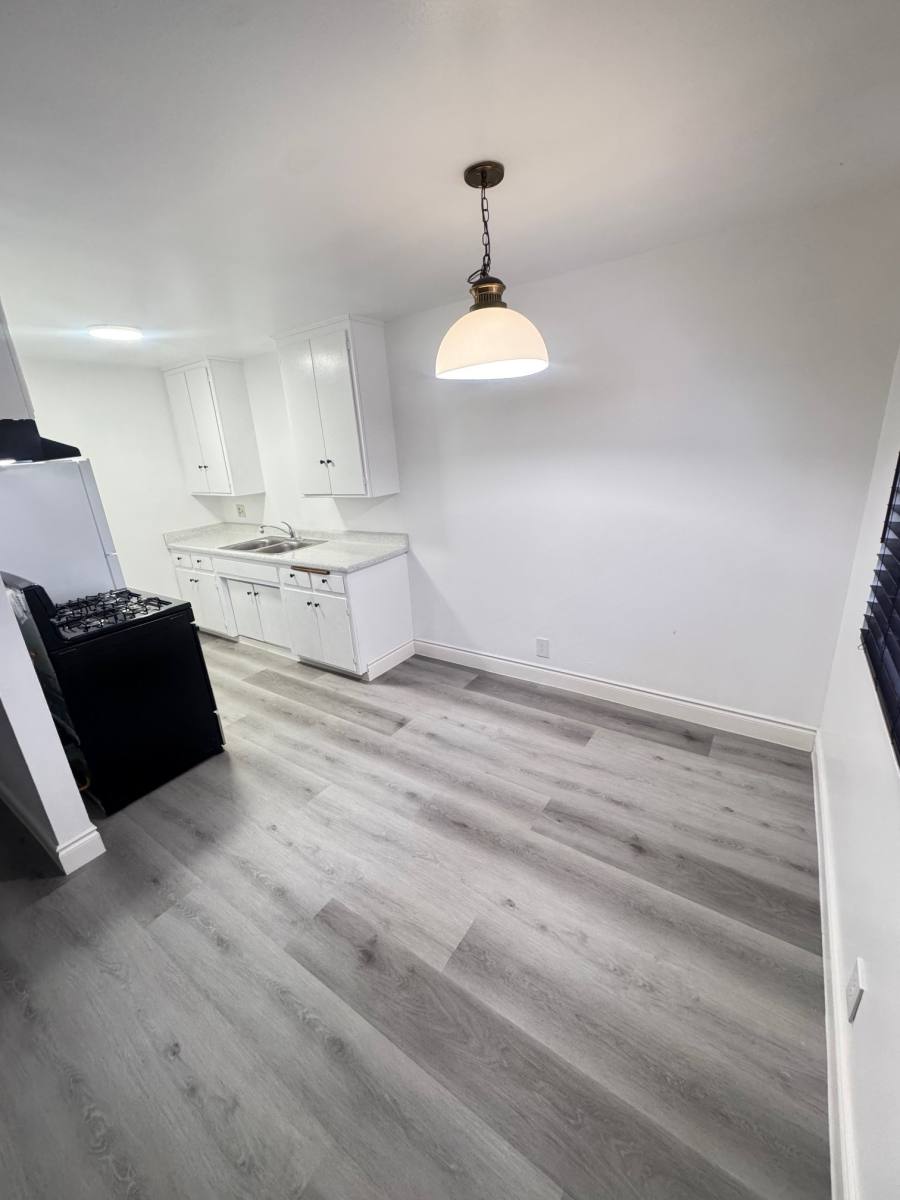 Apartment for rent at 1133 E Alosta Ave #12, Azusa, CA 91702