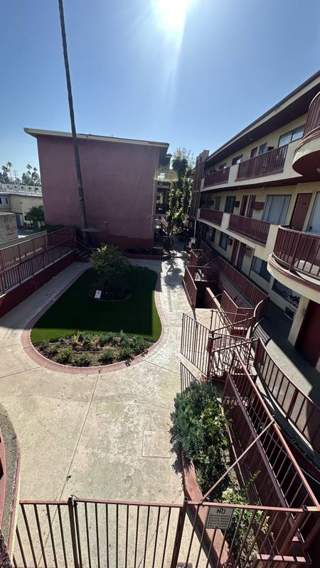 Apartment for rent at 6833 Sepulveda Blvd, Van Nuys, CA 91405