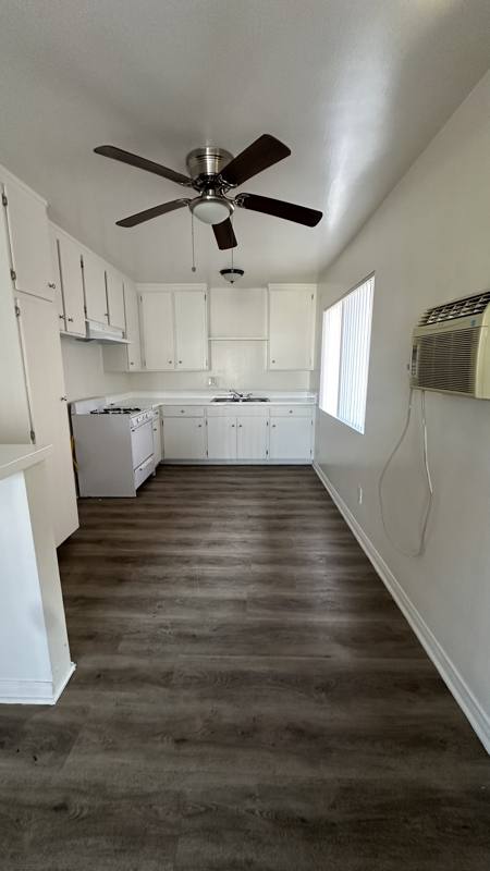 Apartment for rent at 6833 Sepulveda Blvd, Van Nuys, CA 91405