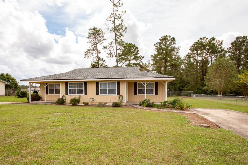 Apartment for rent at 1955 Elaine Ave, Waycross, GA 31503