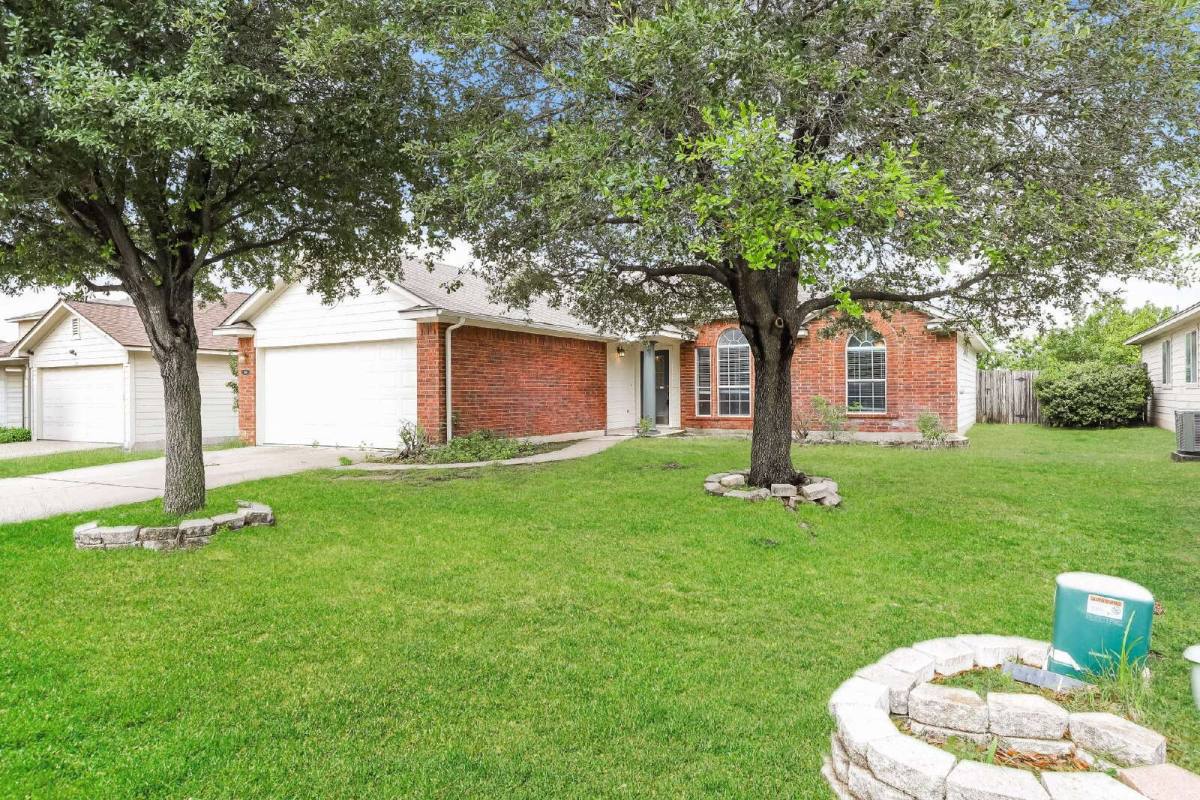 House for rent at 1561 Kenneys Way, Round Rock, TX 78665