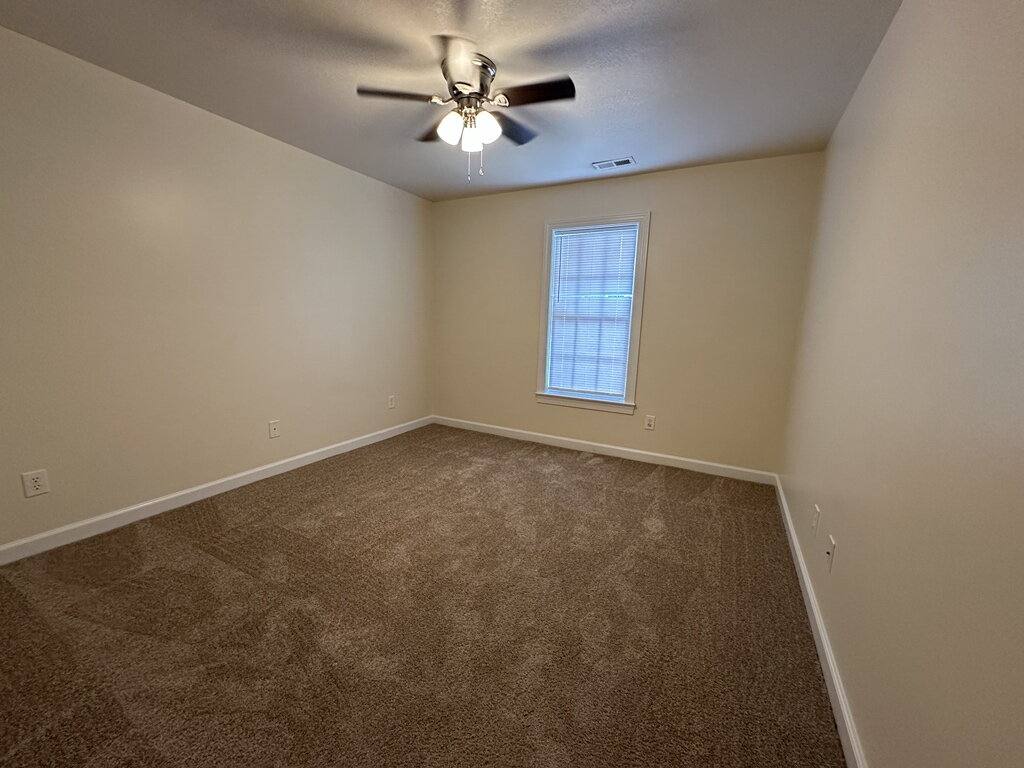 Townhouse for rent at 606 Springwood Dr, Jacksonville, NC 28546