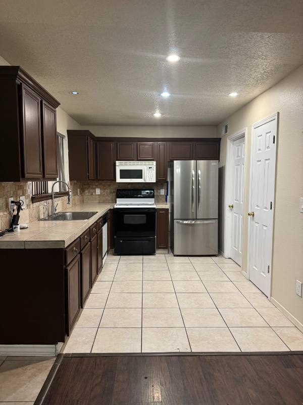 House for rent at 8008 Smokerise Ave, Albuquerque, NM 87120
