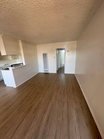 Apartment for rent at 6833 Sepulvada Blvd Van Nuys #209, Van Nuys, CA 91405