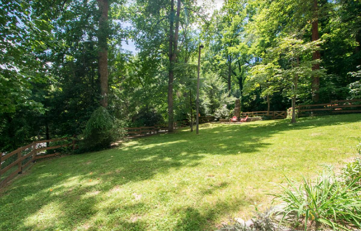 House for rent at 117 Lake Dr, Hendersonville, NC 28739
