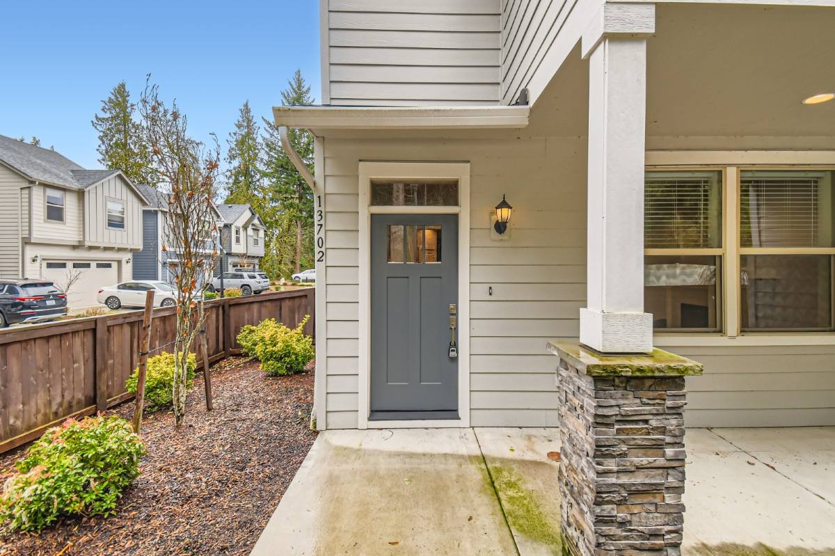 House for rent at 13702 NW 7th Place, Vancouver, WA 98685