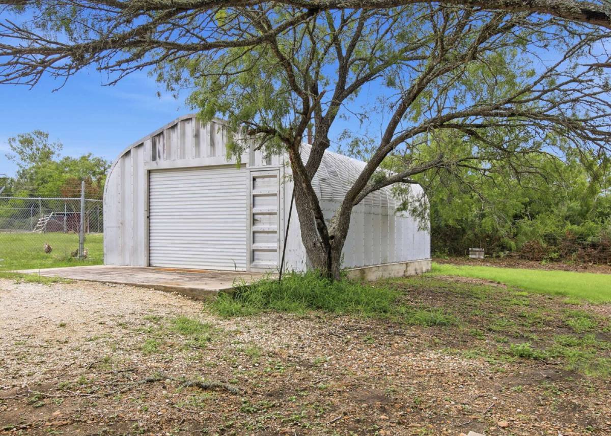 House for rent at 318 Dewey Lane, Seguin, TX 78155