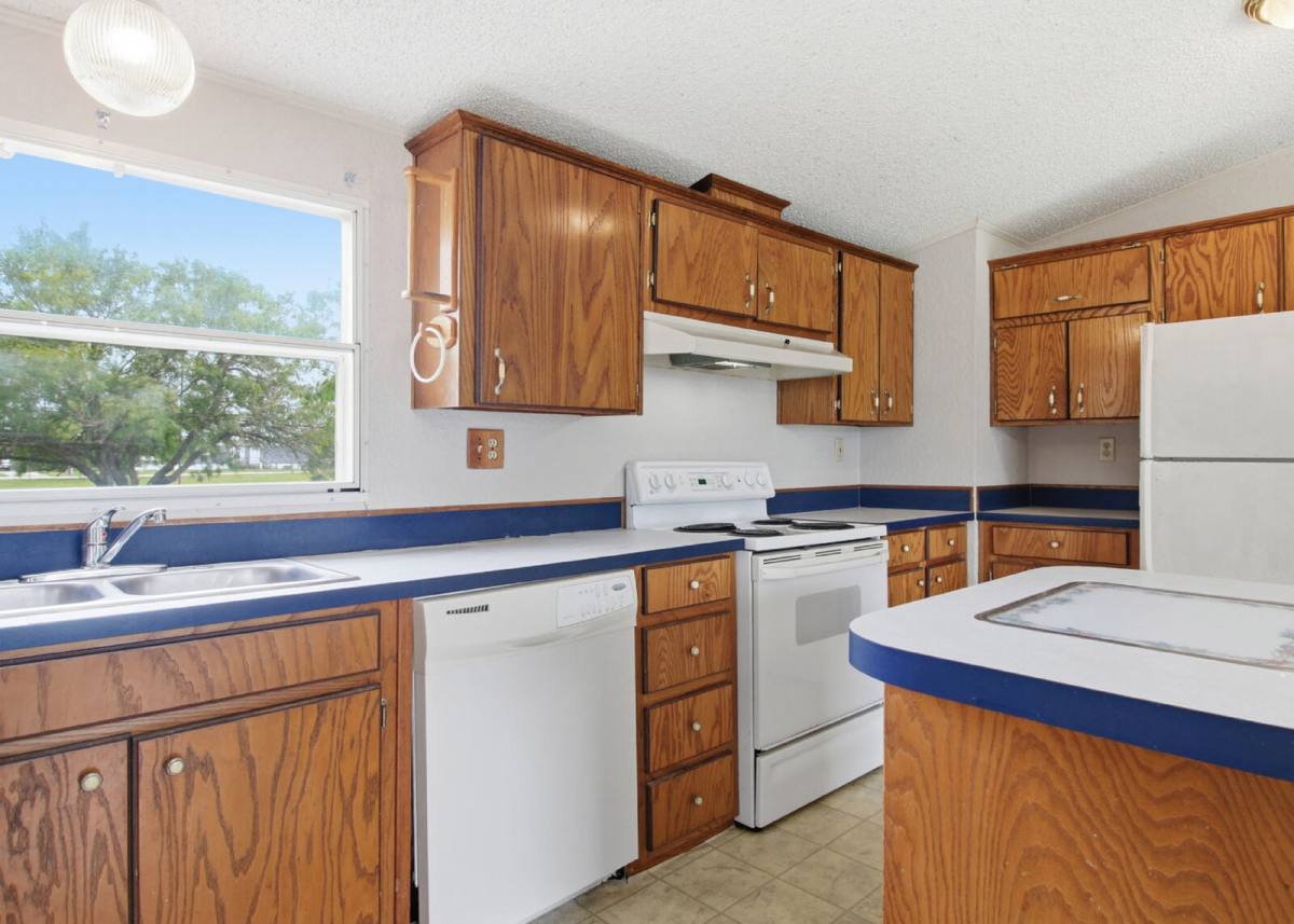 House for rent at 318 Dewey Lane, Seguin, TX 78155