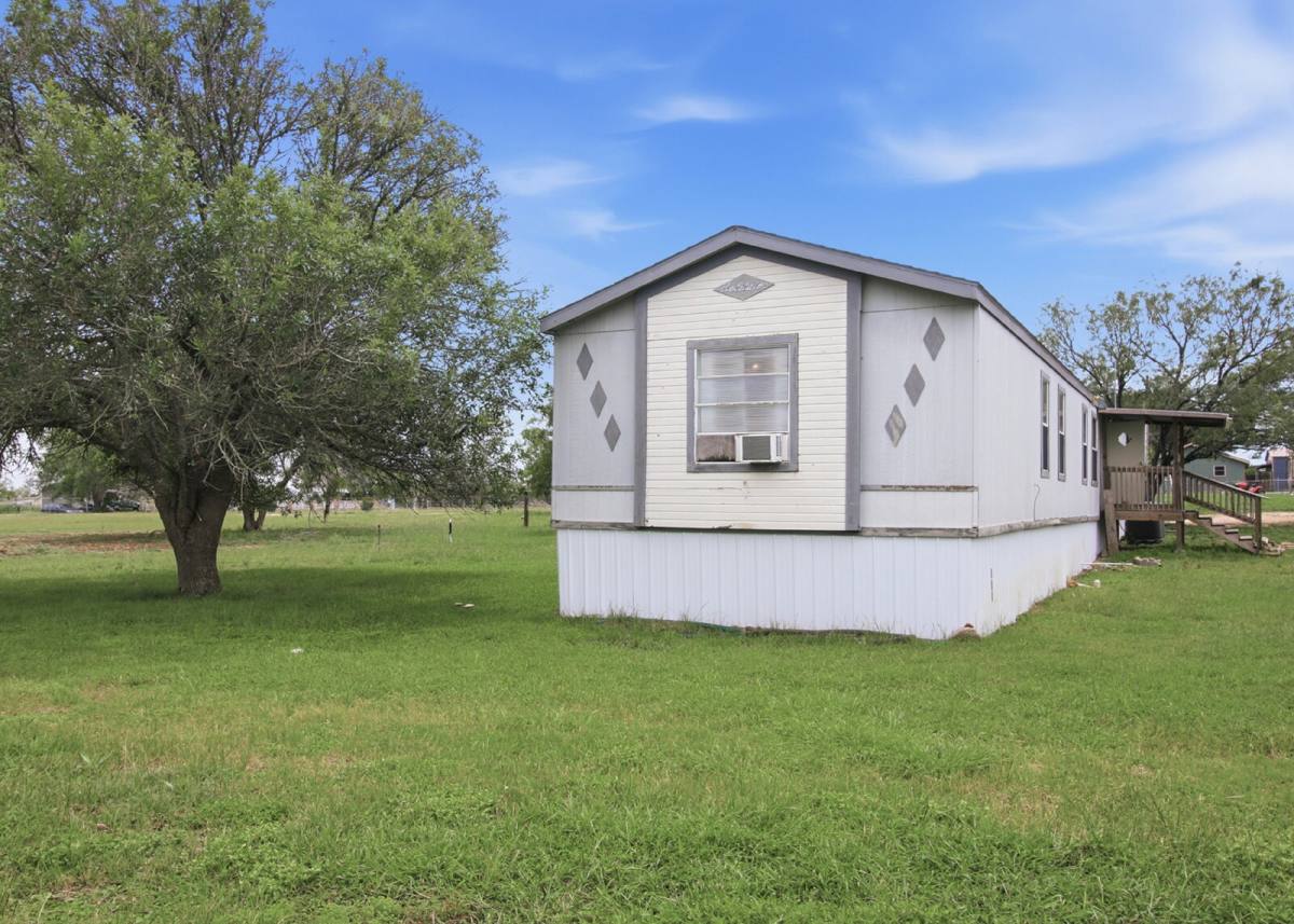 House for rent at 318 Dewey Lane, Seguin, TX 78155