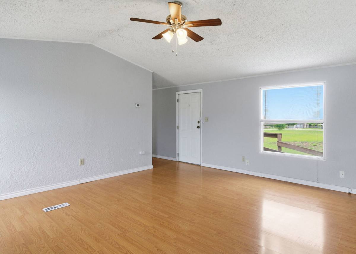 House for rent at 318 Dewey Lane, Seguin, TX 78155