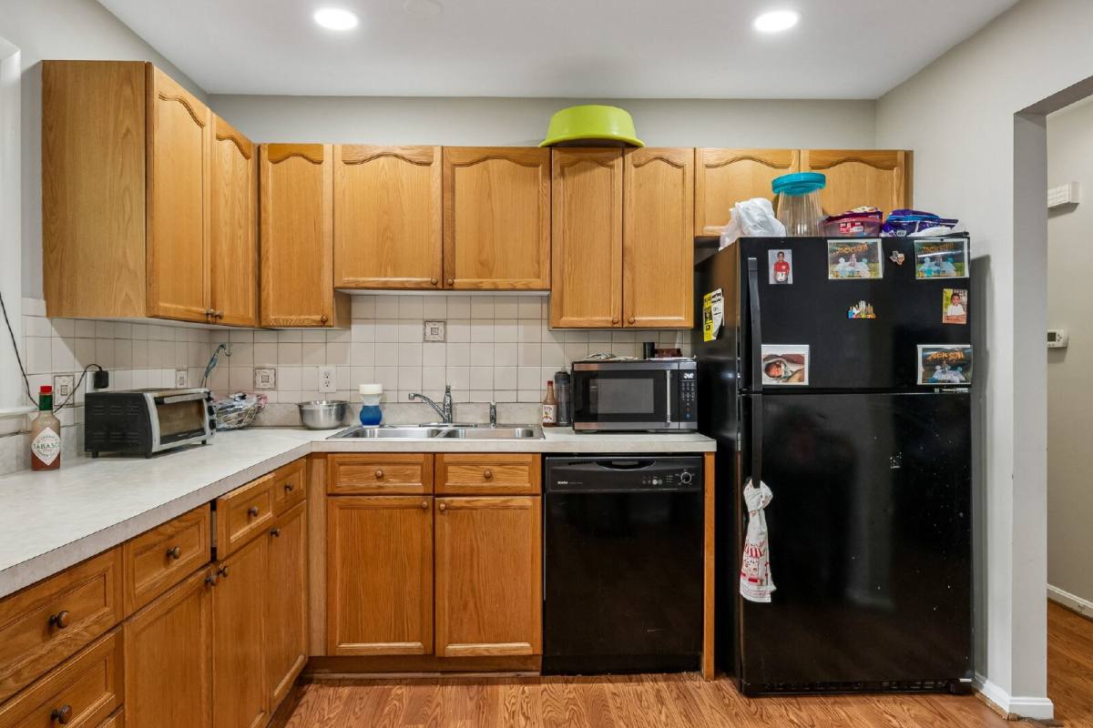 House for rent at 13911 Mapledale Ave, Woodbridge, VA 22193