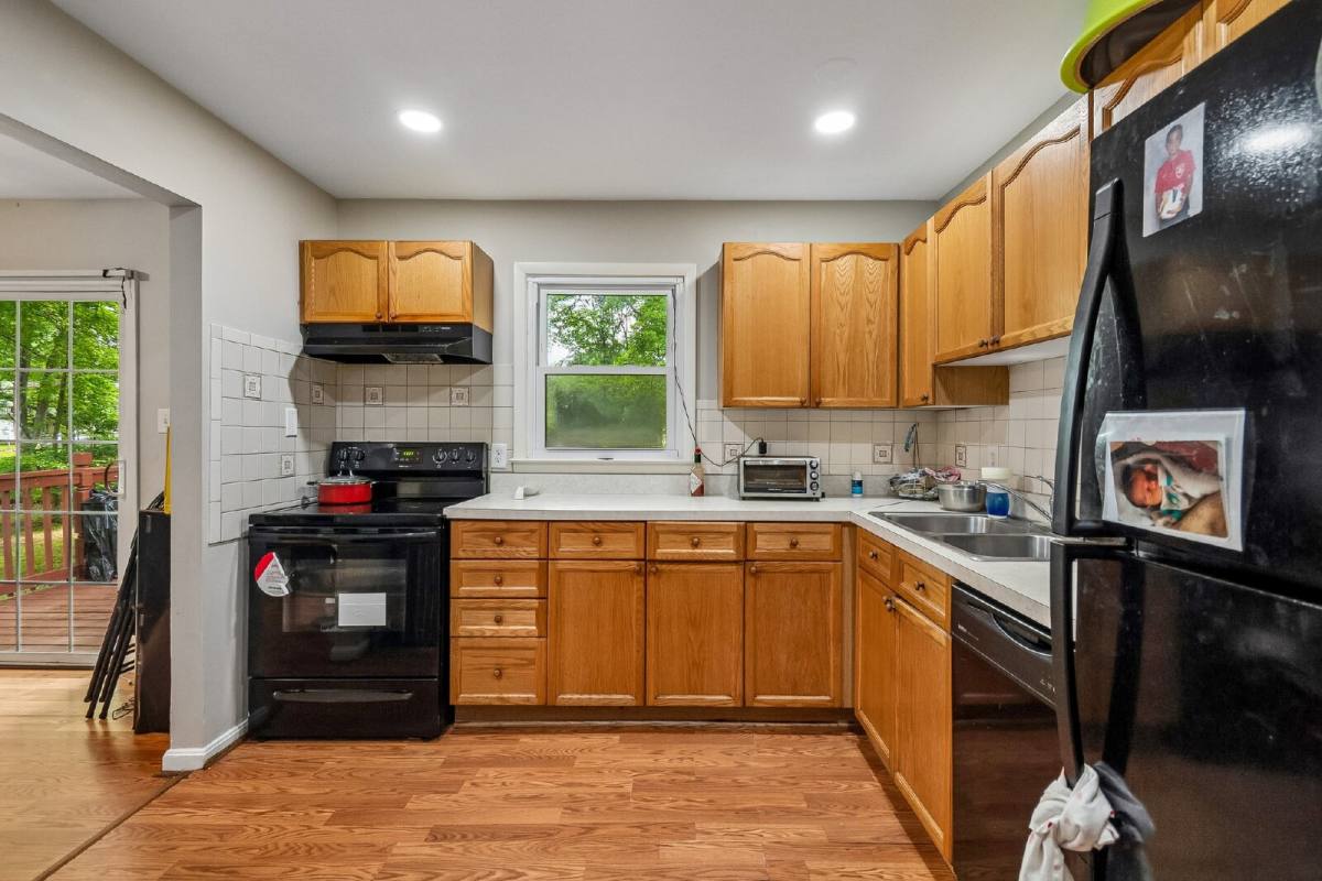 House for rent at 13911 Mapledale Ave, Woodbridge, VA 22193