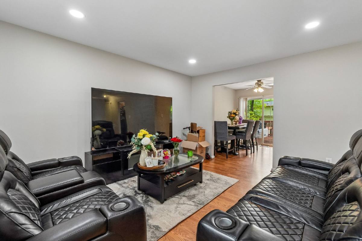 House for rent at 13911 Mapledale Ave, Woodbridge, VA 22193