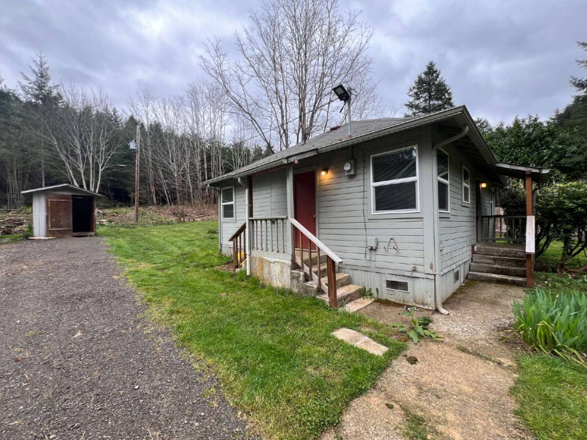 House for rent at 12845 Village Rd, Swisshome, OR 97480
