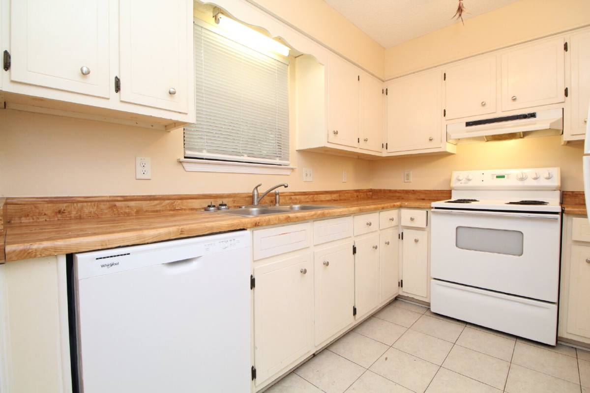 Townhouse for rent at 6201 Forest Pines Dr #D, Pensacola, FL 32526