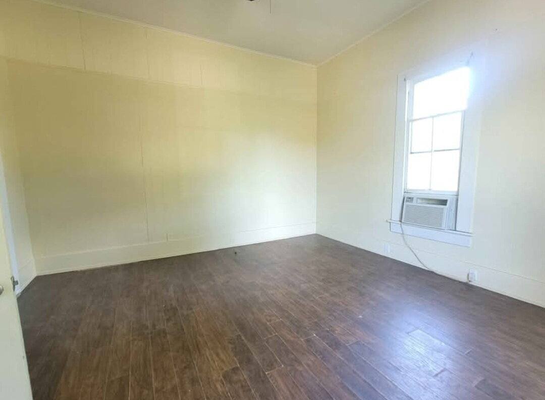 House for rent at 1005 E Fannin St, Marshall, TX 75670