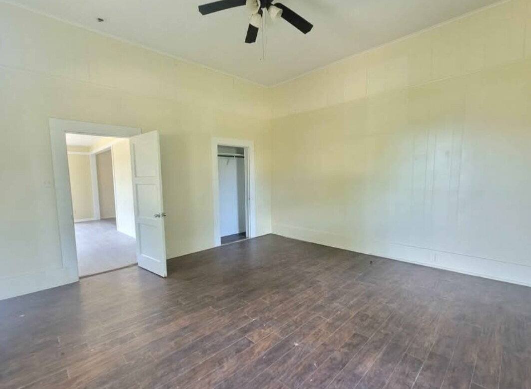 House for rent at 1005 E Fannin St, Marshall, TX 75670