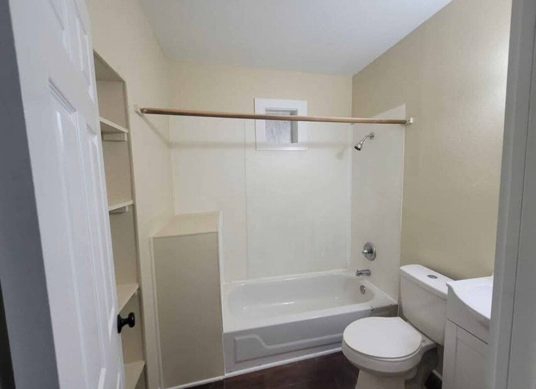 House for rent at 1005 E Fannin St, Marshall, TX 75670