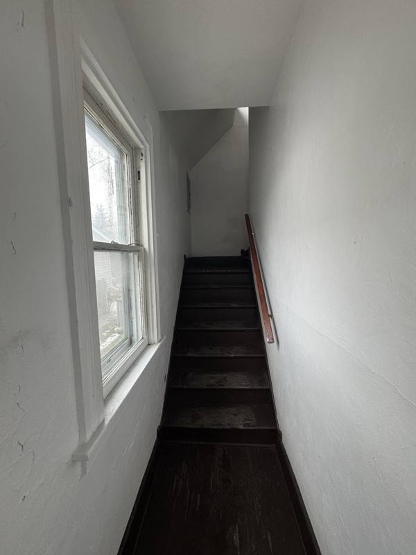 Apartment for rent at 1614 Oak St, Toledo, OH 43605