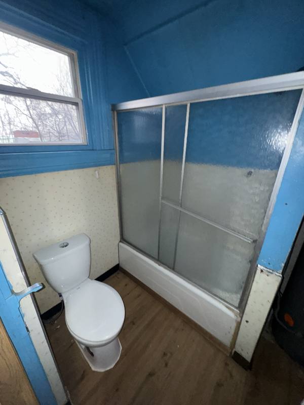 Apartment for rent at 1614 Oak St, Toledo, OH 43605
