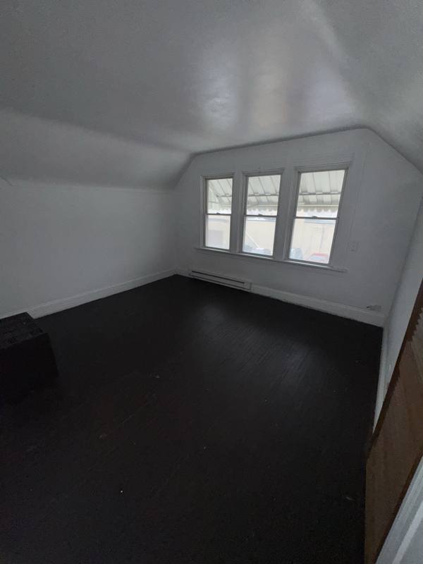 Apartment for rent at 1614 Oak St, Toledo, OH 43605