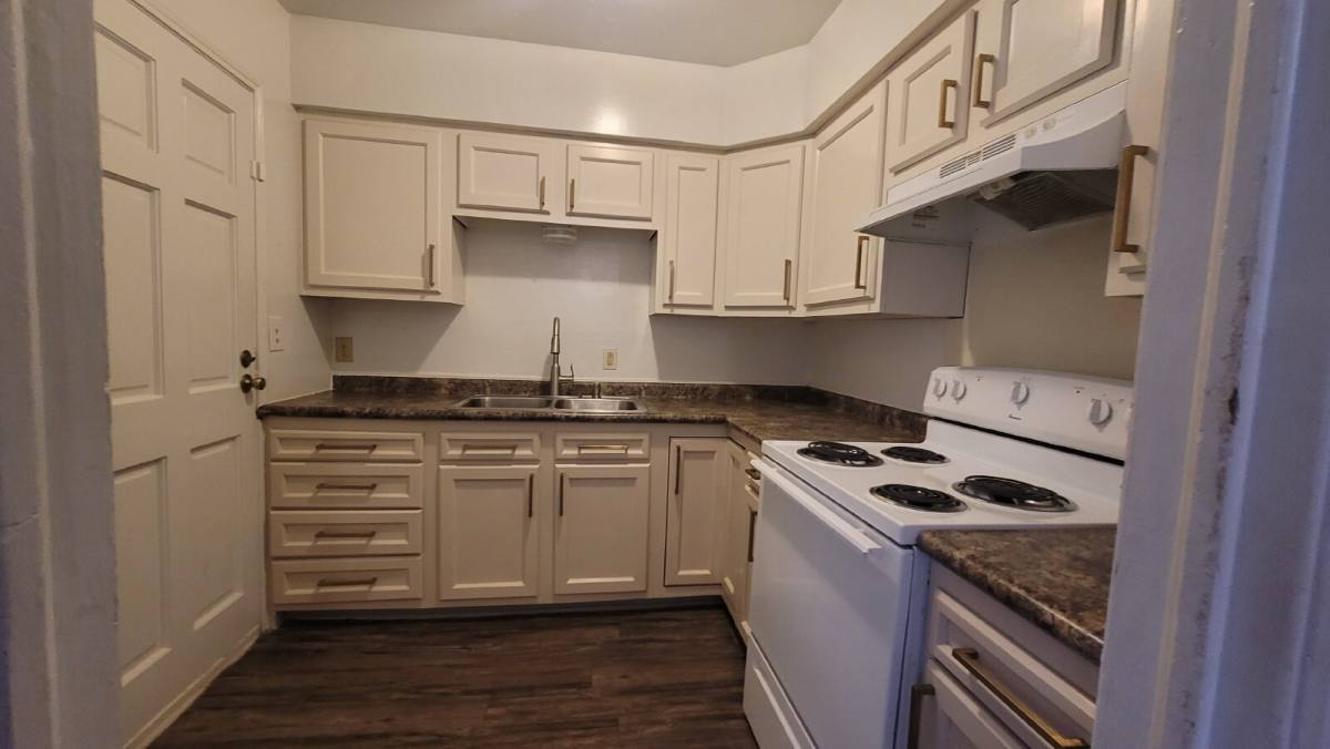 House for rent at 701 E Pinecrest Dr, Marshall, TX 75670