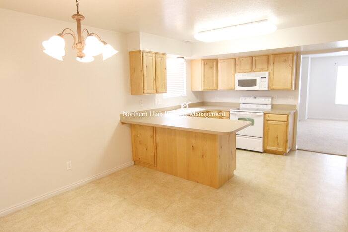 Townhouse for rent at 1328 E 6175 S, Ogden, UT 84405