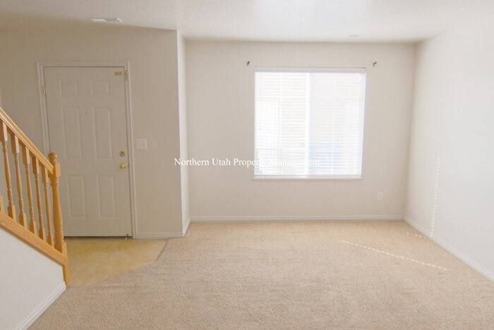 Townhouse for rent at 1328 E 6175 S, Ogden, UT 84405
