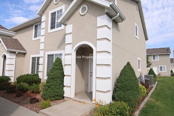 Townhouse for rent at 1328 E 6175 S, Ogden, UT 84405